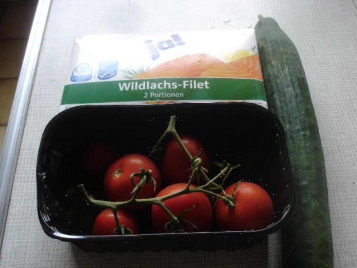 Wildlachs-Filet mit Tomaten-Gurken Salat - Rezept - Bild Nr. 2