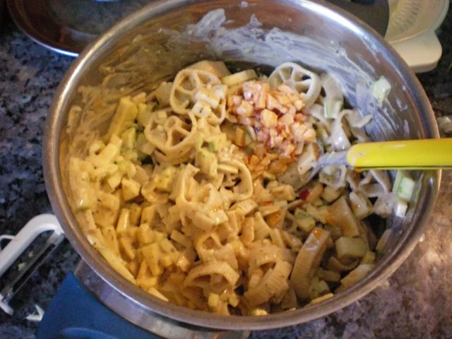 Salat: Käsenudelsalat - Rezept - Bild Nr. 4