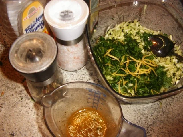 Rezept: Erfrischender Zucchinisalat Bild Nr. 4 Erfrischender Zucchinisalat - Rezept - Bild Nr. 4