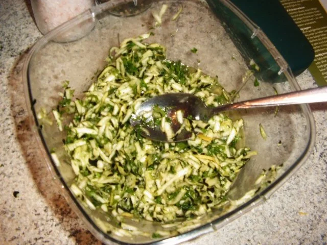 Rezept: Erfrischender Zucchinisalat Bild Nr. 5 Erfrischender Zucchinisalat - Rezept - Bild Nr. 5