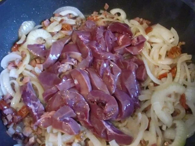 Schweine - Nieren mit Zwiebel und Schinken - Rezept - Bild Nr. 3