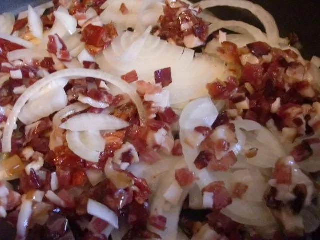 Schweine - Nieren mit Zwiebel und Schinken - Rezept - Bild Nr. 2