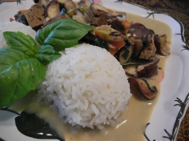 Vegan : Seitan - Curry - Pfanne mit Reis - Rezept - Bild Nr. 2