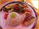 Hähnchenbrustfilet mit Vollkornreis und gemischten Salat - Rezept