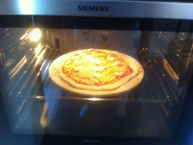 Pizza Margarita - Rezept - Bild Nr. 8