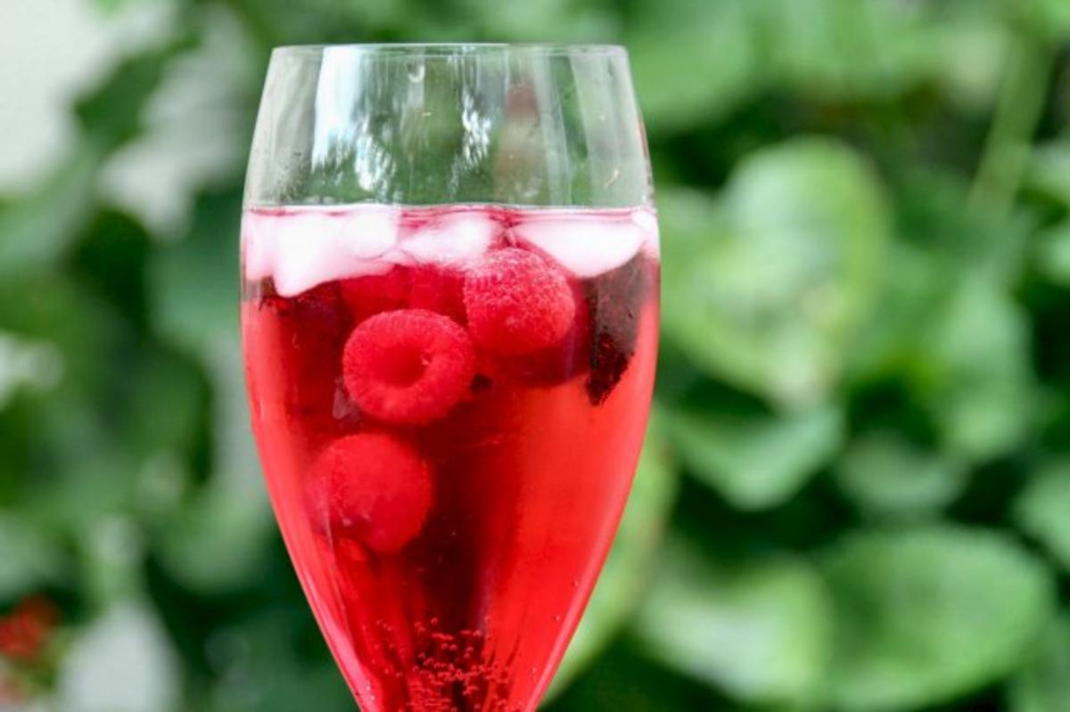 Himbeer-Prosecco mit Minze - Rezept