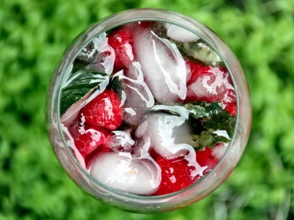 Himbeer-Prosecco mit Minze - Rezept - Bild Nr. 2