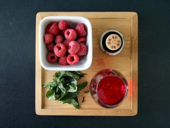 Himbeer-Prosecco mit Minze - Rezept - Bild Nr. 4