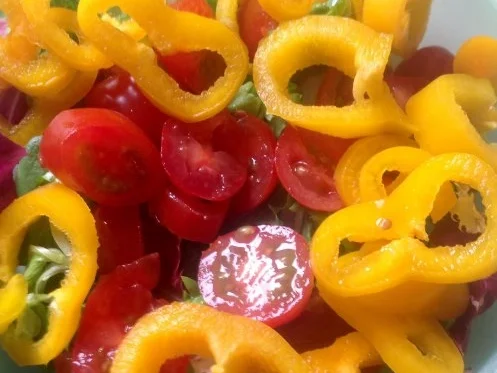 Rezept: Fruchtiger gemischter Salat mit Käse Bild Nr. 4 Fruchtiger gemischter Salat mit Käse - Rezept - Bild Nr. 4