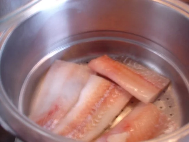 Seelachsfilet mit Brokkoli gedünstet - Rezept - Bild Nr. 7