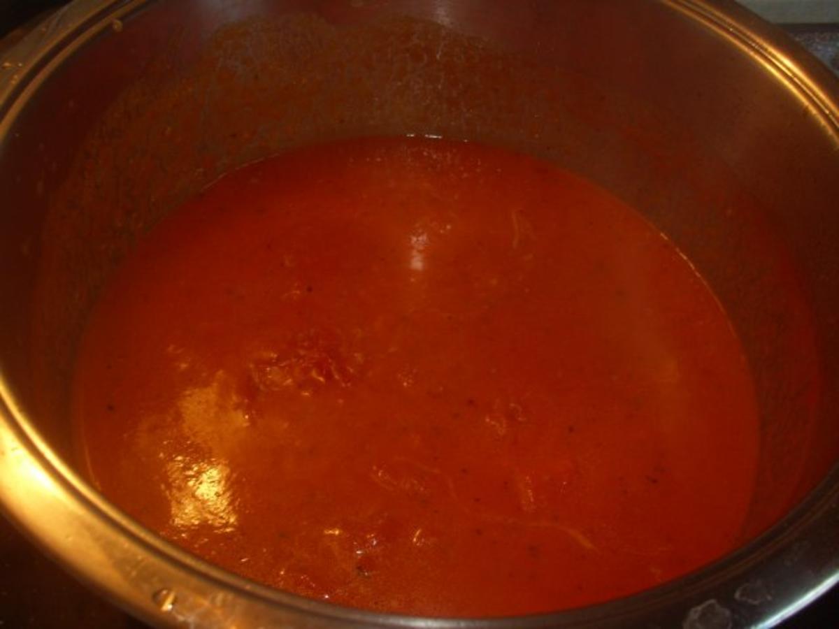 Gefūllte Paprikaschoten in Tomaten-Kåse Sauce - Rezept - Bild Nr. 5