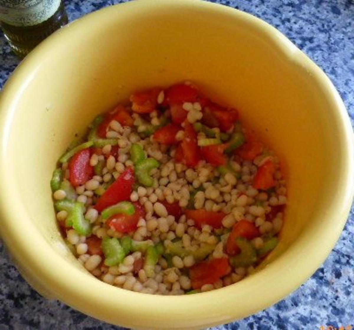 Salat von weißen Bohnen mit Thunfisch und Serranoschinkenchips - Rezept - Bild Nr. 4