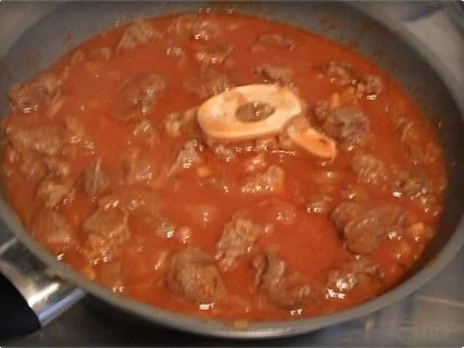 Saftiges Gulasch aus Rinderbeinscheiben mit Klößen - Rezept - Bild Nr. 12