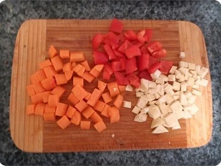 Saftiges Gulasch aus Rinderbeinscheiben mit Klößen - Rezept - Bild Nr. 13