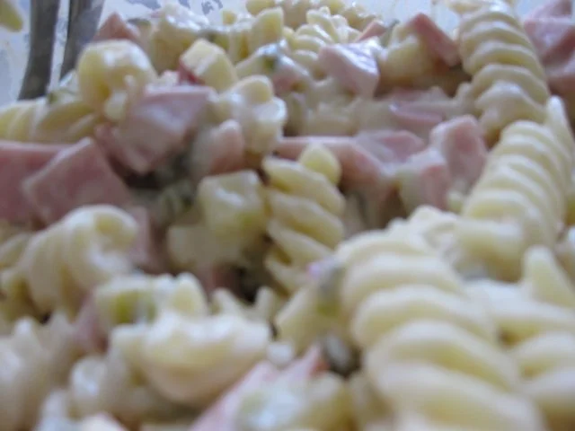 Rezept: Nudelsalat "Kindergeburtstag" Bild Nr. 4 Nudelsalat "Kindergeburtstag" - Rezept - Bild Nr. 4