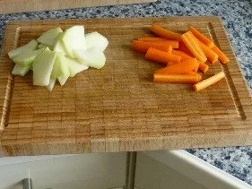 Rezept: Kohlrabi-Pfifferling-Salat mit Kalbskotelett Bild Nr. 2 Kohlrabi-Pfifferling-Salat mit Kalbskotelett - Rezept - Bild Nr. 2