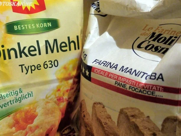 Rezept: Dinkel-Dreikorn-Brötchen Bild Nr. 2 Dinkel-Dreikorn-Brötchen - Rezept - Bild Nr. 2