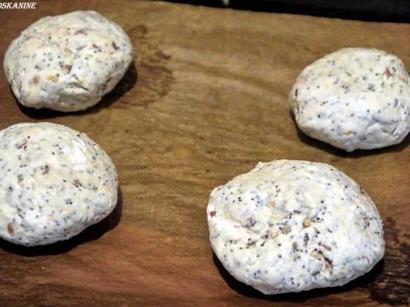 Rezept: Dinkel-Dreikorn-Brötchen Bild Nr. 10 Dinkel-Dreikorn-Brötchen - Rezept - Bild Nr. 10