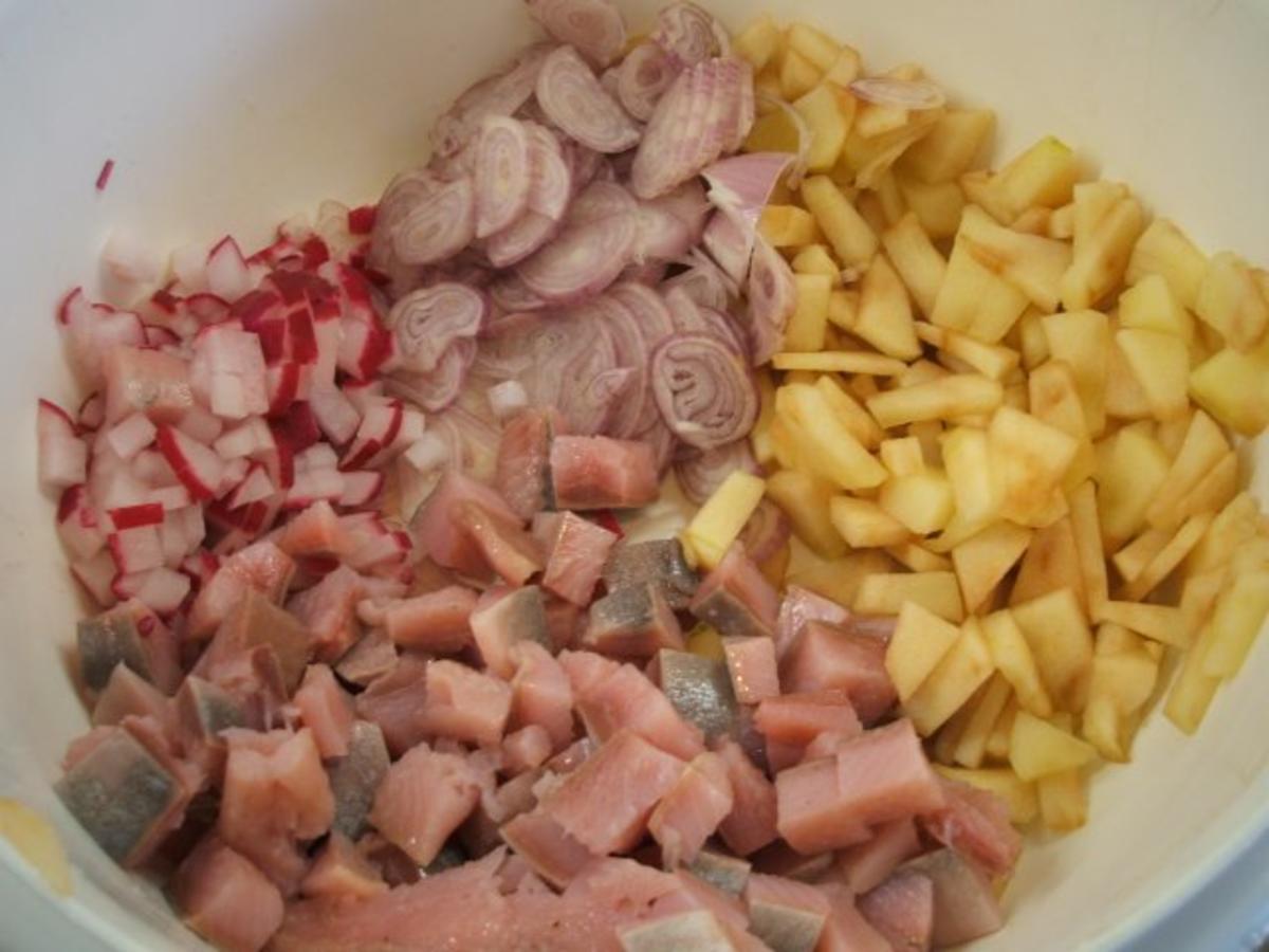 Salalte: Nudelsalat mit Hering - Rezept - Bild Nr. 3