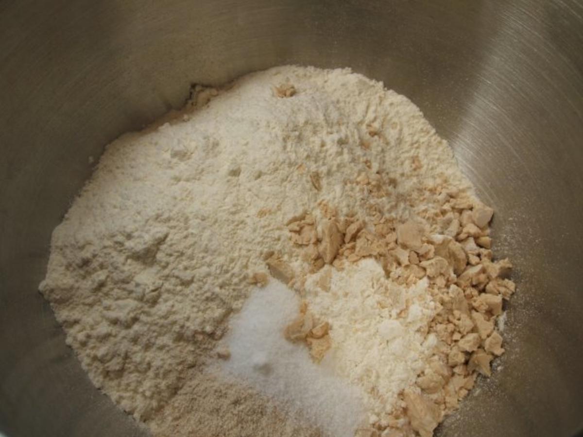 Brot/Brötchen:  Knoblauchrosen zum Lammtopf von "diekarin" - Rezept - Bild Nr. 4