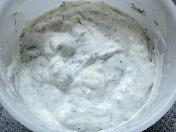 Rezept: Sauce: Dill-Sauce zu Lachsfilet Sauce: Dill-Sauce zu Lachsfilet - Rezept