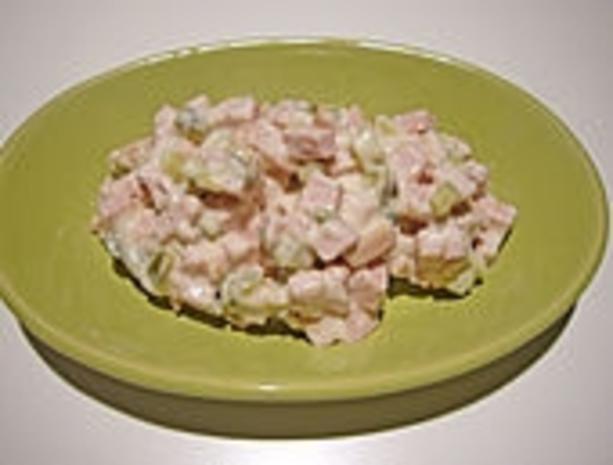 Fleischsalat mit Schinken gekocht und Essiggurken - Rezept mit Bild ...