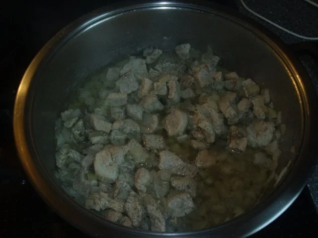 Rezept: Putengeschnetzeltes in Pfefferrahm Sauce Bild Nr. 2 Putengeschnetzeltes in Pfefferrahm Sauce - Rezept - Bild Nr. 2