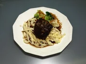 Ochsenbackerl mit Bandnudeln und BluBroRo - Rezept