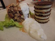 Rezept: Matjes - Tatar mit Joghurtsoße und Pumpernickel Turm Matjes - Tatar mit Joghurtsoße und Pumpernickel Turm - Rezept