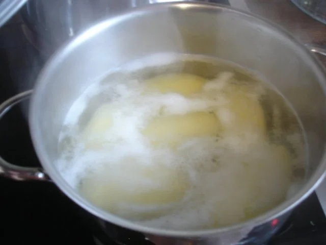 Rezept: Alaska Seelachsfilet mit Brokkoli, grünen Bohnen und Drillingen Bild Nr. 5 Alaska Seelachsfilet mit Brokkoli, grünen Bohnen und Drillingen - Rezept - Bild Nr. 5