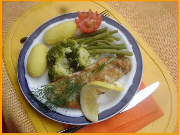 Rezept: Alaska Seelachsfilet mit Brokkoli, grünen Bohnen und Drillingen Alaska Seelachsfilet mit Brokkoli, grünen Bohnen und Drillingen - Rezept