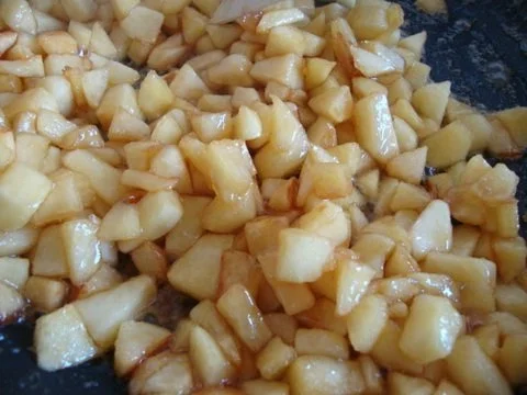 Bratapfelbouillon mit Amarettini und Kokosschaum - Rezept - Bild Nr. 9