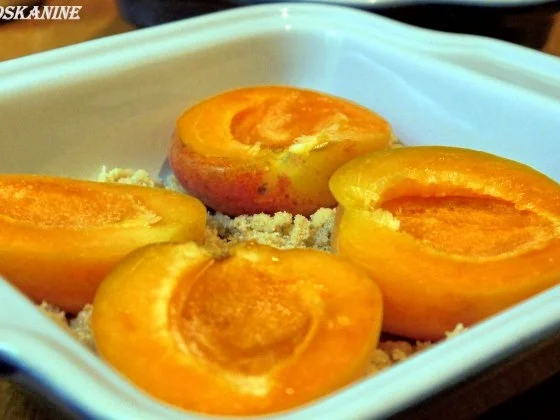 Mit Ziegenkäse gratinierte Aprikosen und Bruschetta - Rezept - Bild Nr. 9