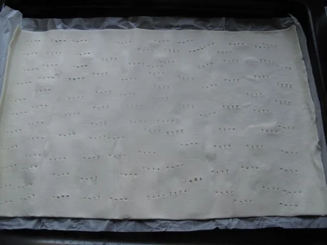 Rezept: Zwiebelkuchen vom Blech mit viiiel Belag Bild Nr. 3 Zwiebelkuchen vom Blech mit viiiel Belag - Rezept - Bild Nr. 3