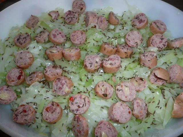 Rezept: Gratin herzhaft : mit Weißkohl, Pizzawurst, Kartoffeln ! Bild Nr. 2 Gratin herzhaft : mit Weißkohl, Pizzawurst, Kartoffeln ! - Rezept - Bild Nr. 2