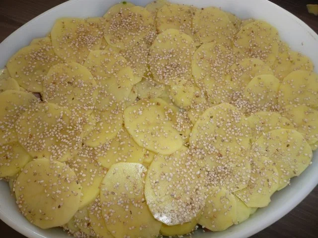 Rezept: Gratin herzhaft : mit Weißkohl, Pizzawurst, Kartoffeln ! Bild Nr. 3 Gratin herzhaft : mit Weißkohl, Pizzawurst, Kartoffeln ! - Rezept - Bild Nr. 3