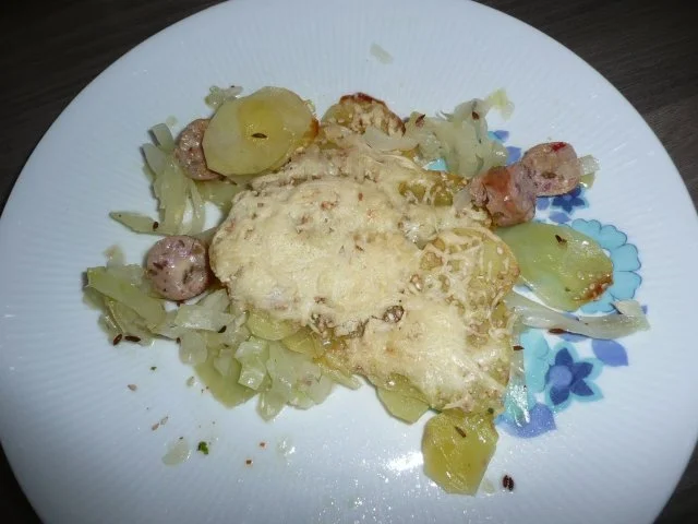 Rezept: Gratin herzhaft : mit Weißkohl, Pizzawurst, Kartoffeln ! Bild Nr. 4 Gratin herzhaft : mit Weißkohl, Pizzawurst, Kartoffeln ! - Rezept - Bild Nr. 4