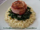 Puten-Medaillons mit Honigspeck auf Spinat und Reisnudeln - Rezept