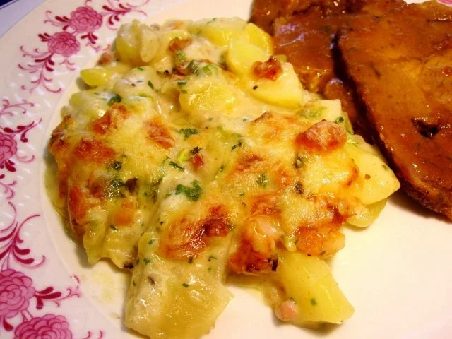 Rezept: Restegratin von Bechamelkartoffeln ... Bild Nr. 6 Restegratin von Bechamelkartoffeln ... - Rezept - Bild Nr. 6