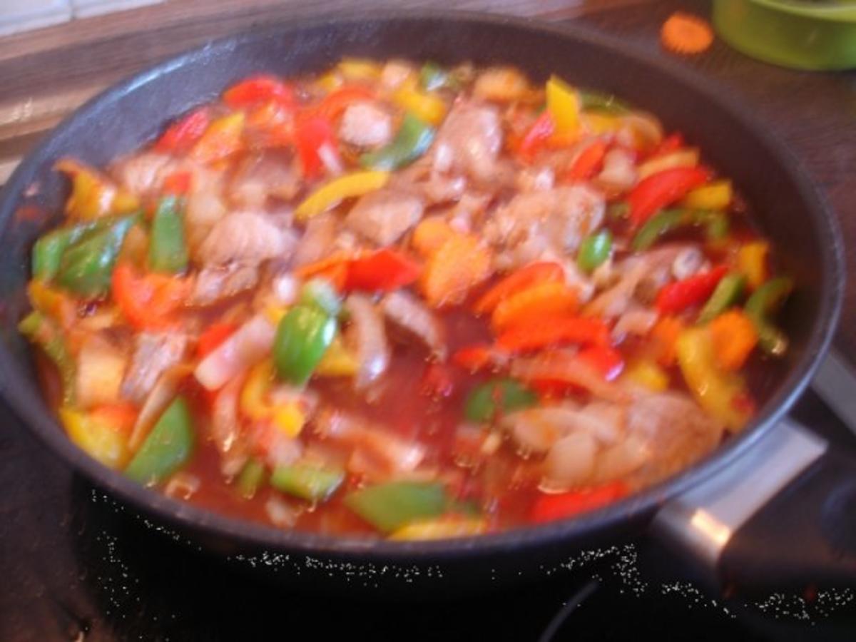 Schweinegulasch mit Drillingen *) - Rezept - Bild Nr. 9