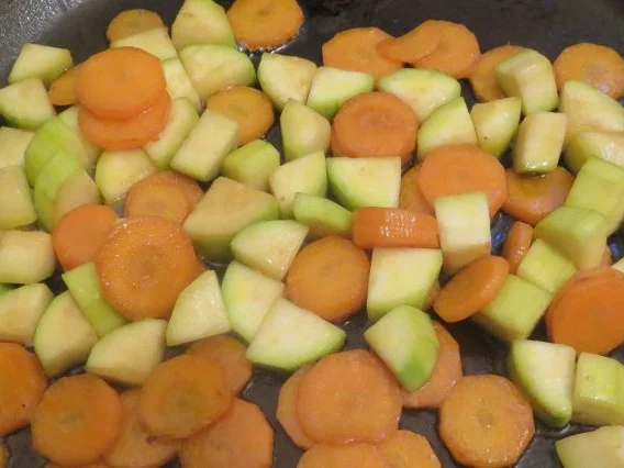 Kochen: Bulgur mit gedünstetem Gemüse - Rezept - Bild Nr. 3