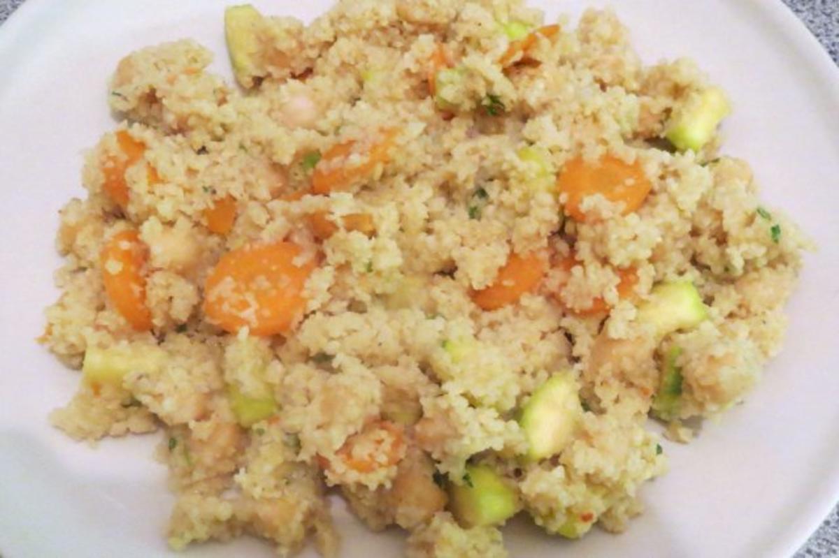 Kochen: Bulgur mit gedünstetem Gemüse - Rezept - kochbar.de