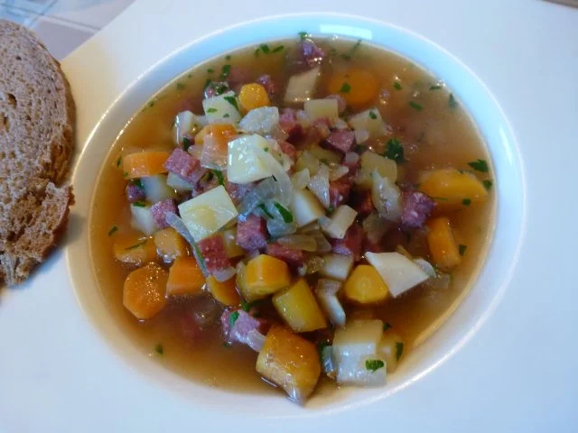 Mettwurst-Gemüsesuppe - Rezept - Bild Nr. 2
