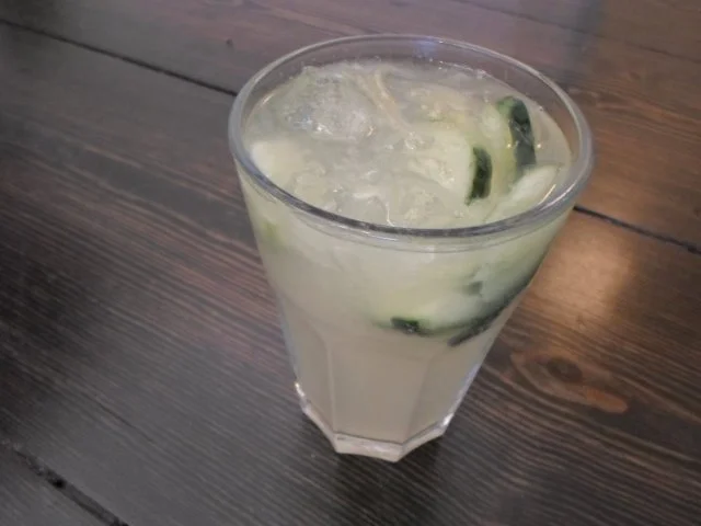 Moscow Mule – dazu selbstgebackenes Brot und Mamas Basilikum-Butter - Rezept