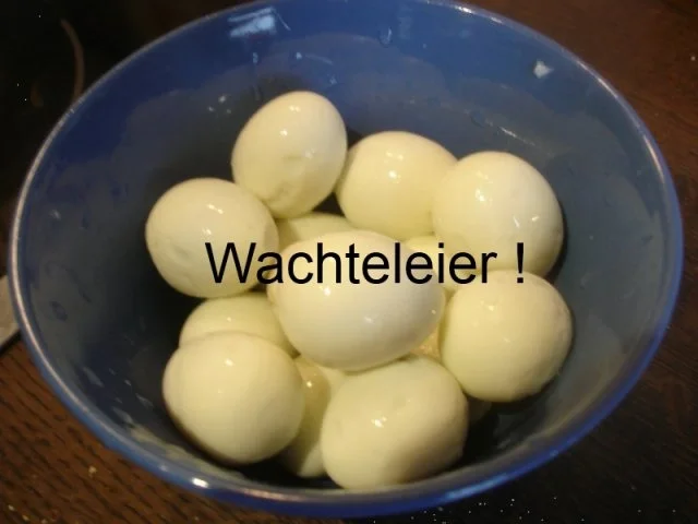 Wachteleier*) in Dillsauce mit herzhaften Rahm-Spinat und würzigen Drillingen - Rezept - Bild Nr. 3