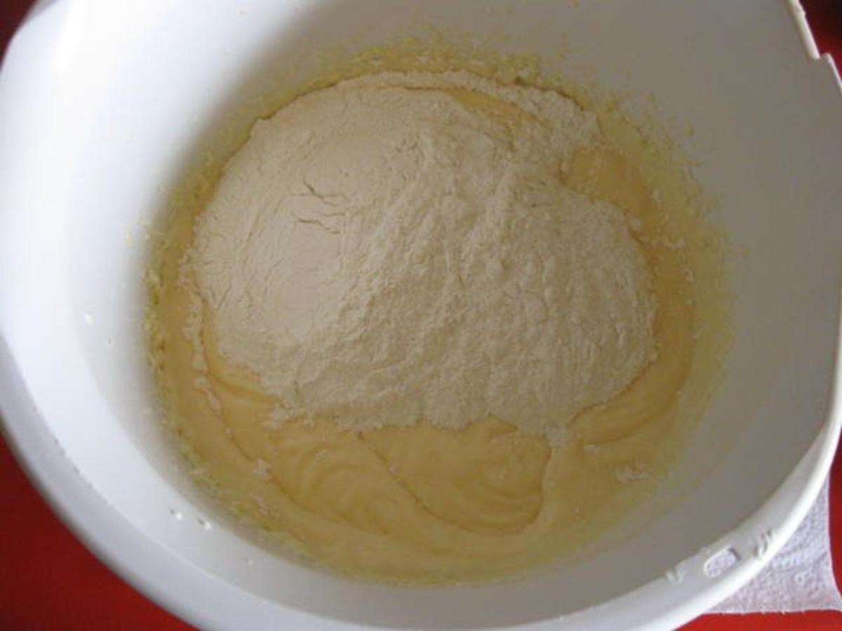 Kirsch - Kokos - Kuchen mit Creme Fraiche - Rezept - Bild Nr. 6