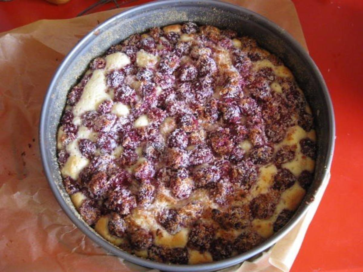 Kirsch - Kokos - Kuchen mit Creme Fraiche - Rezept - Bild Nr. 11