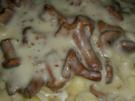 Nudeln u. Pasta: Bandnudeln tummeln sich in einer Pfifferling - Rosmarin - Sahne - Soße - Rezept