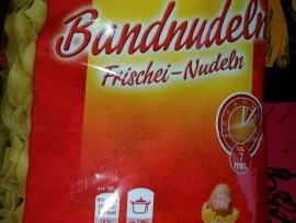 Rezept: Nudeln u. Pasta: Bandnudeln tummeln sich in einer Pfifferling - Rosmarin - Sahne - Soße Bild Nr. 4 Nudeln u. Pasta: Bandnudeln tummeln sich in einer Pfifferling - Rosmarin - Sahne - Soße - Rezept - Bild Nr. 4