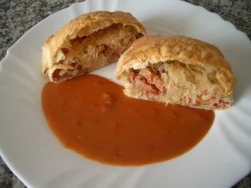 Blätterteigpäckchen gefüllt mit Kasseler und Sauerkraut - Rezept